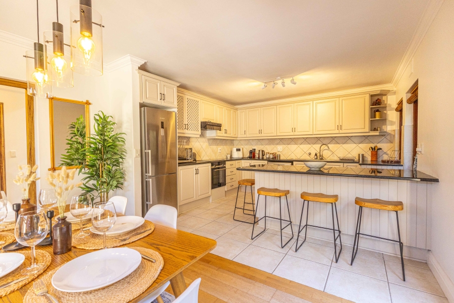 3 Bedroom Property for Sale in Sea Point Western Cape